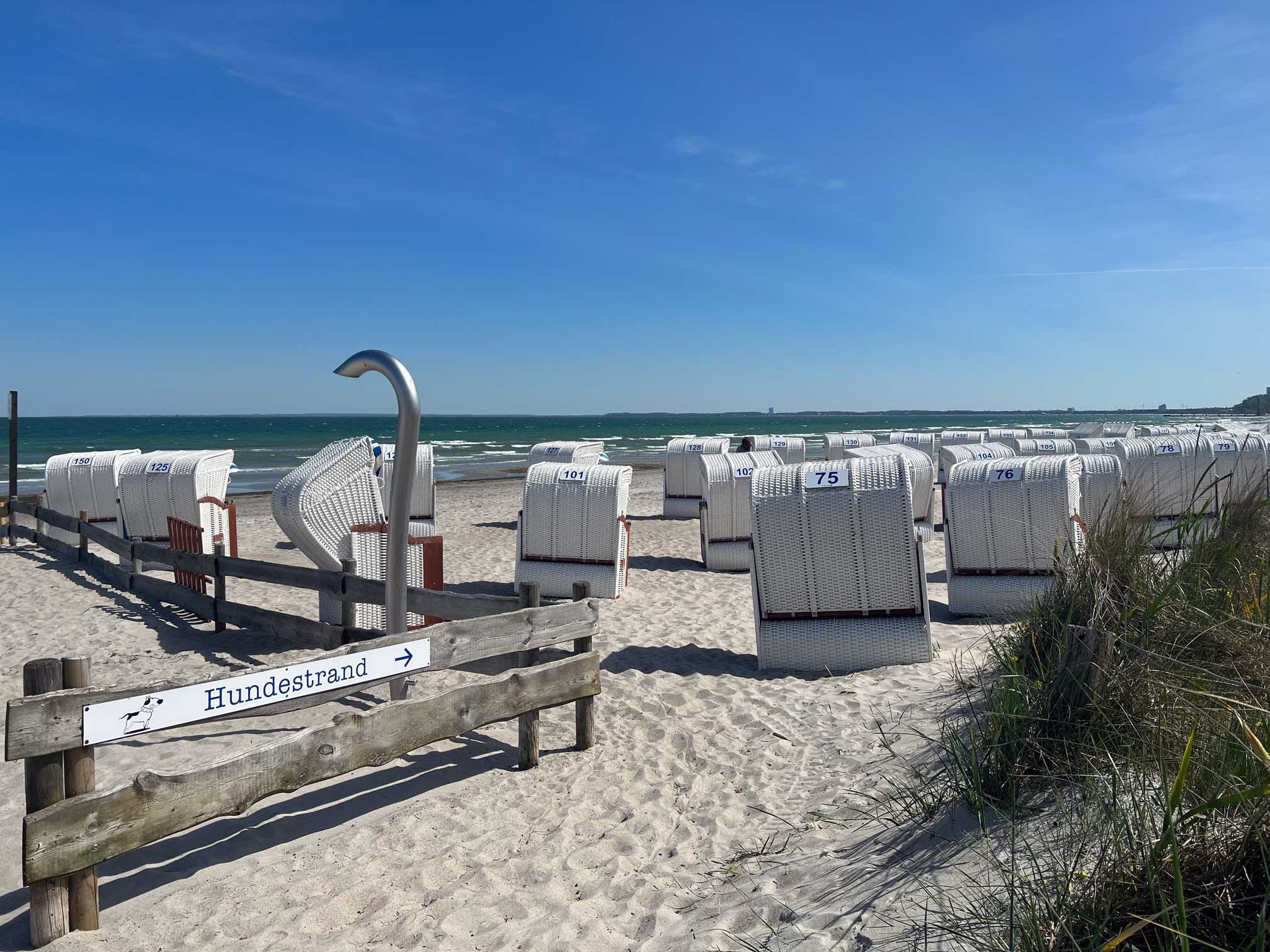 Haffkrug Hundestrand Strandkorb- und Tretboot Vermietung